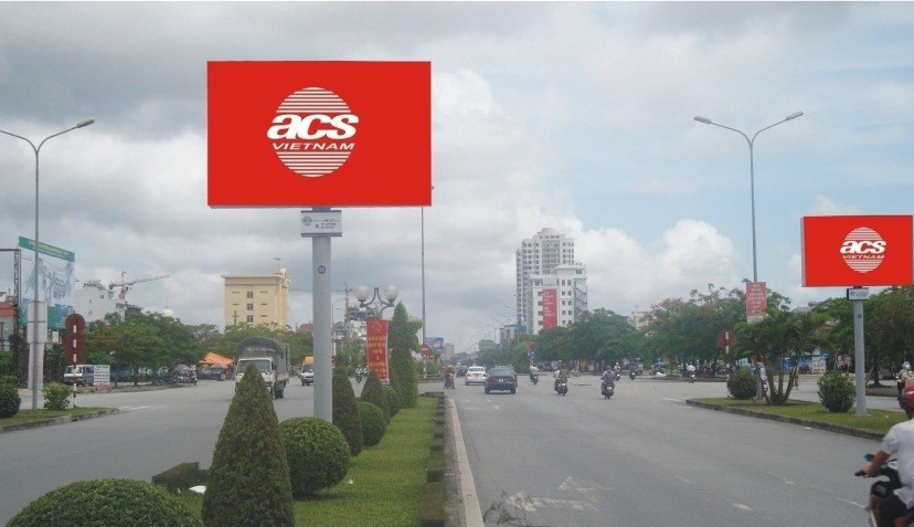 Biển quảng cáo đặt tại đường Lê Hồng Phong